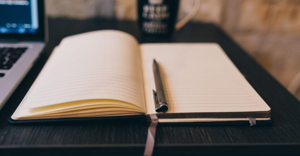 日常の様子を書き留めるイメージ